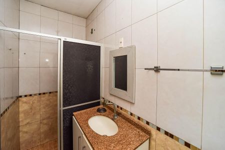 Banheiro de apartamento para alugar com 1 quarto, 50m² em Sarandi, Porto Alegre