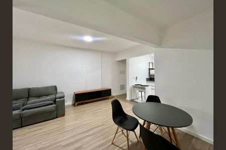 Apartamento para alugar com 80m², 3 quartos e 1 vaga Apartamento para alugar com 80m², 3 quartos e 1 vagaSala
