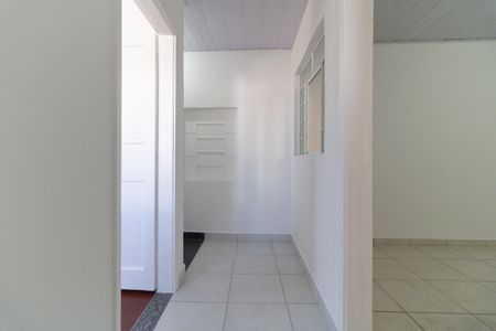 Corredor de casa para alugar com 1 quarto, 55m² em Vila Santo Estefano, São Paulo