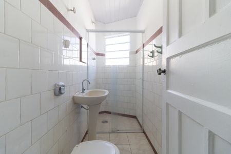 Banheiro  de casa para alugar com 1 quarto, 55m² em Vila Santo Estefano, São Paulo