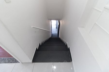 Casa para alugar com 55m², 1 quarto e sem vaga Casa para alugar com 55m², 1 quarto e sem vagaEscada