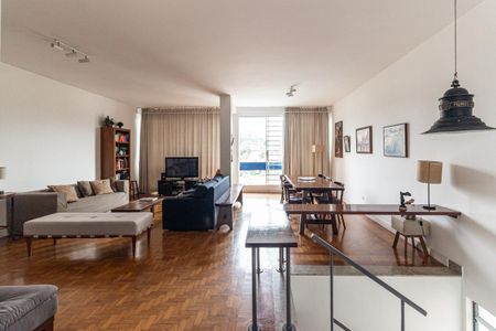 Sala 1 de casa à venda com 4 quartos, 270m² em Pacaembu, São Paulo