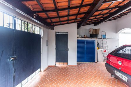 Garagem de casa à venda com 4 quartos, 270m² em Pacaembu, São Paulo