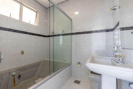 Apartamento à venda com 260m², 4 quartos e 3 vagasBanheiro