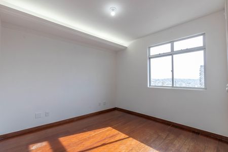 Apartamento à venda com 260m², 4 quartos e 3 vagasQuarto 4