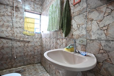 Casa à venda com 179m², 2 quartos e 5 vagasBanheiro 2