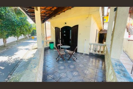 Casa para alugar com 150m², 2 quartos e 1 vaga Casa para alugar com 150m², 2 quartos e 1 vagaVaranda