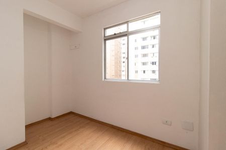 Quarto de apartamento para alugar com 1 quarto, 28m² em Cristo Rei, Curitiba