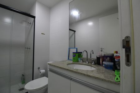 Banheiro Social de apartamento à venda com 3 quartos, 82m² em Barra Olímpica, Rio de Janeiro