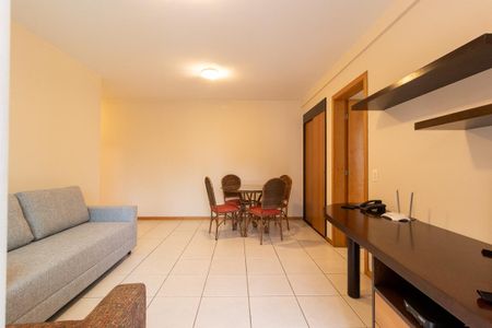 Sala de apartamento para alugar com 1 quarto, 60m² em Centro, Curitiba
