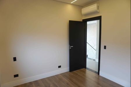 Casa de condomínio à venda com 346m², 4 quartos e 4 vagas Casa de condomínio à venda com 346m², 4 quartos e 4 vagasSuite 3