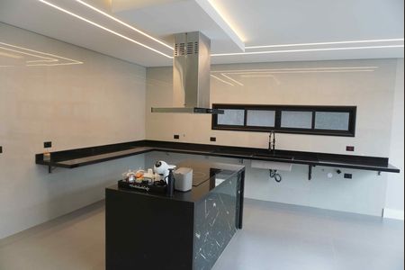 Cozinha de casa de condomínio à venda com 4 quartos, 346m² em Sítio do Rosário, Barueri