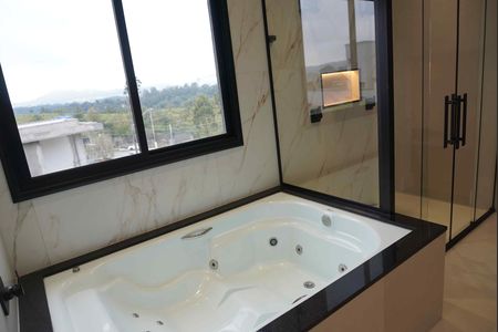 Casa de condomínio à venda com 346m², 4 quartos e 4 vagas Casa de condomínio à venda com 346m², 4 quartos e 4 vagasBanheiro da Suíte 4 - Principal