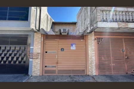 Fachada + Placa de casa à venda com 2 quartos, 125m² em Itaquera, São Paulo