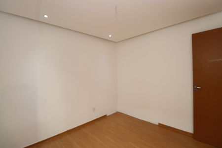 Quarto 1 de apartamento para alugar com 2 quartos, 46m² em Jardim das Margaridas, Salvador