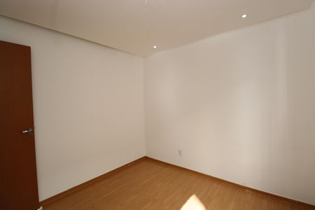 Quarto 2 de apartamento para alugar com 2 quartos, 46m² em Jardim das Margaridas, Salvador