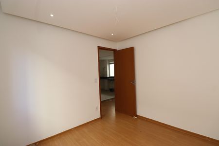 Apartamento para alugar com 46m², 2 quartos e 2 vagas Apartamento para alugar com 46m², 2 quartos e 2 vagasQuarto 2