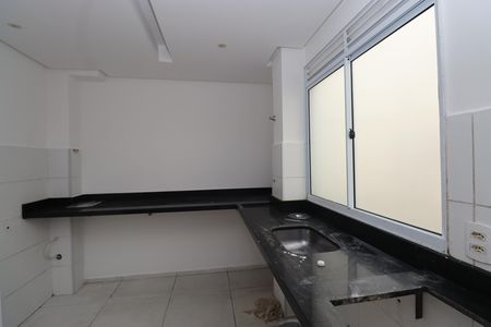Cozinha de apartamento para alugar com 2 quartos, 46m² em Jardim das Margaridas, Salvador