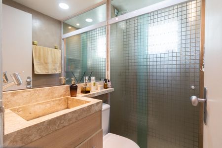 Banheiro de apartamento à venda com 2 quartos, 98m² em Cidade dos Bandeirantes, São Paulo