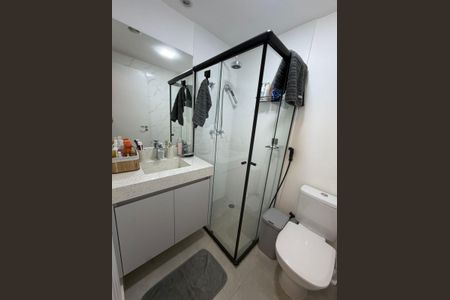 Banheiro de apartamento para alugar com 1 quarto, 37m² em Butantã, São Paulo