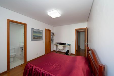 Apartamento para alugar com 278m², 4 quartos e 4 vagas Apartamento para alugar com 278m², 4 quartos e 4 vagasQUARTO4