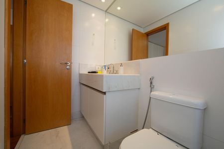 Apartamento para alugar com 278m², 4 quartos e 4 vagas Apartamento para alugar com 278m², 4 quartos e 4 vagasBANHEIRO3