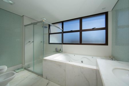 BANHEIRO4 de apartamento para alugar com 4 quartos, 278m² em Funcionários, Belo Horizonte
