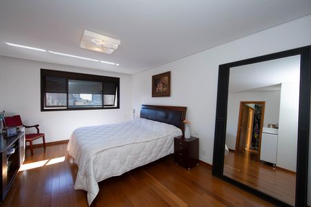 Apartamento para alugar com 278m², 4 quartos e 4 vagas Apartamento para alugar com 278m², 4 quartos e 4 vagasQUARTO3
