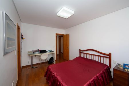 Apartamento para alugar com 278m², 4 quartos e 4 vagas Apartamento para alugar com 278m², 4 quartos e 4 vagasQUARTO4