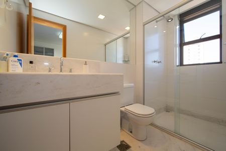 Apartamento para alugar com 278m², 4 quartos e 4 vagas Apartamento para alugar com 278m², 4 quartos e 4 vagasBANHEIRO3