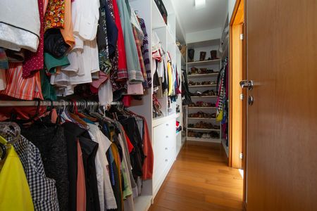 Apartamento para alugar com 278m², 4 quartos e 4 vagas Apartamento para alugar com 278m², 4 quartos e 4 vagasQUARTO3