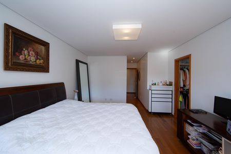 Apartamento para alugar com 278m², 4 quartos e 4 vagas Apartamento para alugar com 278m², 4 quartos e 4 vagasQUARTO3