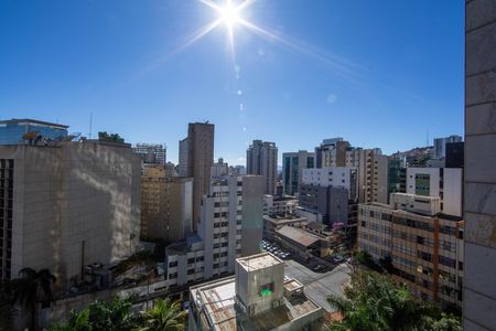 Apartamento para alugar com 278m², 4 quartos e 4 vagas Apartamento para alugar com 278m², 4 quartos e 4 vagasVISTA