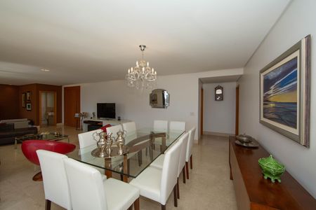 Apartamento para alugar com 278m², 4 quartos e 4 vagas Apartamento para alugar com 278m², 4 quartos e 4 vagasSALA