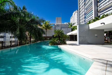 Apartamento para alugar com 278m², 4 quartos e 4 vagas Apartamento para alugar com 278m², 4 quartos e 4 vagasPISCINA