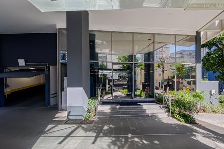 Apartamento para alugar com 67m², 2 quartos e sem vagaFachada