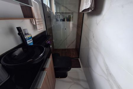 Apartamento à venda com 78m², 2 quartos e 1 vaga Apartamento à venda com 78m², 2 quartos e 1 vagaBanheiro