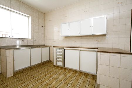 Casa para alugar com 473m², 3 quartos e 3 vagasCozinha
