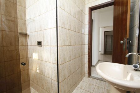 Casa para alugar com 473m², 3 quartos e 3 vagasBanheiro Social