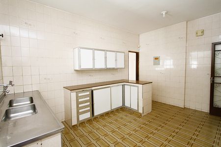 Casa para alugar com 473m², 3 quartos e 3 vagasCozinha