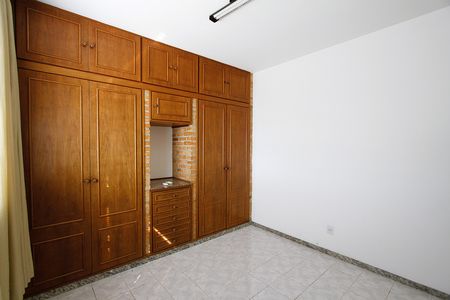 Casa para alugar com 473m², 3 quartos e 3 vagasQuarto 2 - Suíte