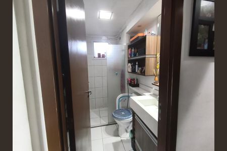Banheiro de apartamento à venda com 2 quartos, 45m² em Jardim Sao Pedro, Osasco