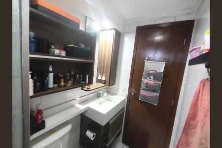 Banheiro de apartamento à venda com 2 quartos, 45m² em Jardim Sao Pedro, Osasco