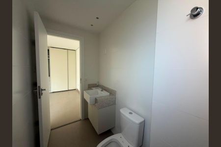 banheiro de apartamento à venda com 1 quarto, 40m² em Lourdes, Belo Horizonte