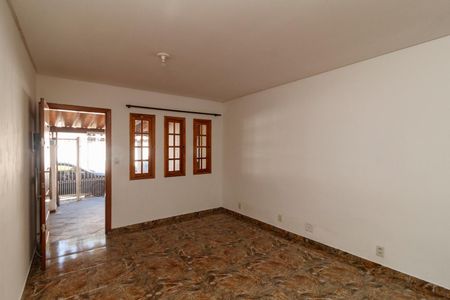Casa à venda com 70m², 2 quartos e 1 vaga