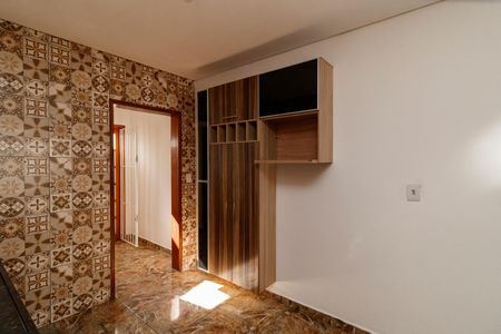 Casa à venda com 70m², 2 quartos e 1 vaga