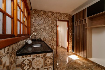 Casa à venda com 70m², 2 quartos e 1 vaga