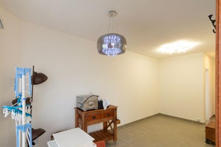 Casa de condomínio para alugar com 59m², 2 quartos e 2 vagas