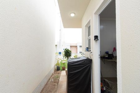 Casa de condomínio para alugar com 59m², 2 quartos e 2 vagas