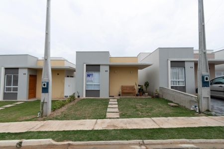 Casa de condomínio para alugar com 59m², 2 quartos e 2 vagas
